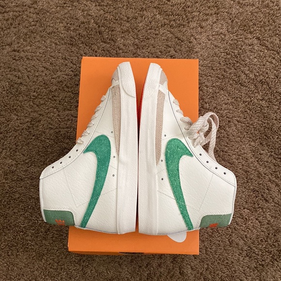 Nike | NWB Blazer Mid Vintage - Picture 8 of 12